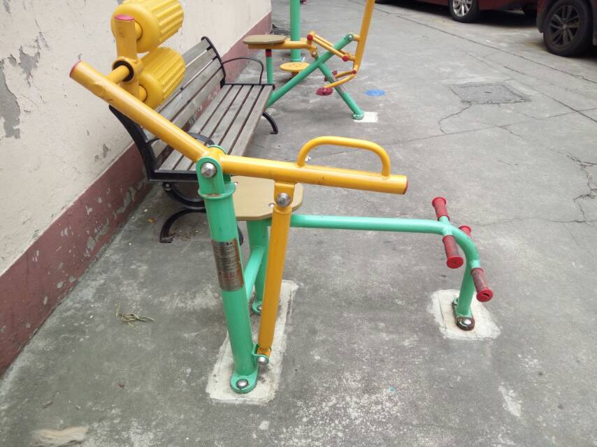 腹背鍛煉器