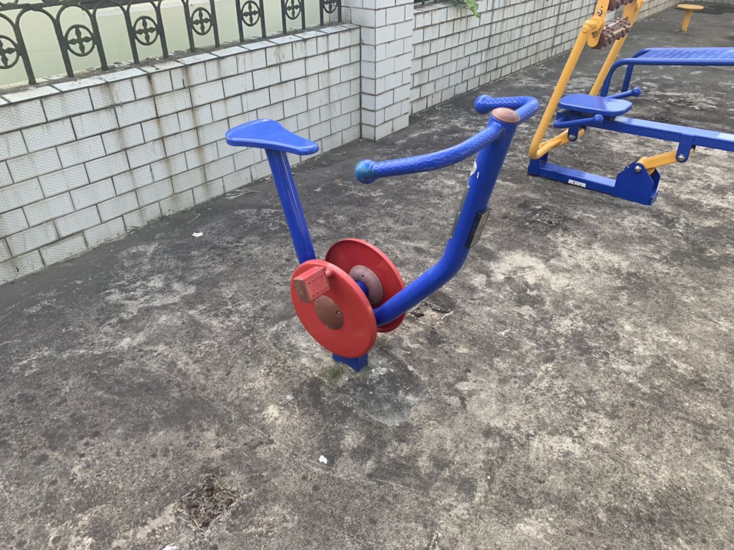 直立健身車