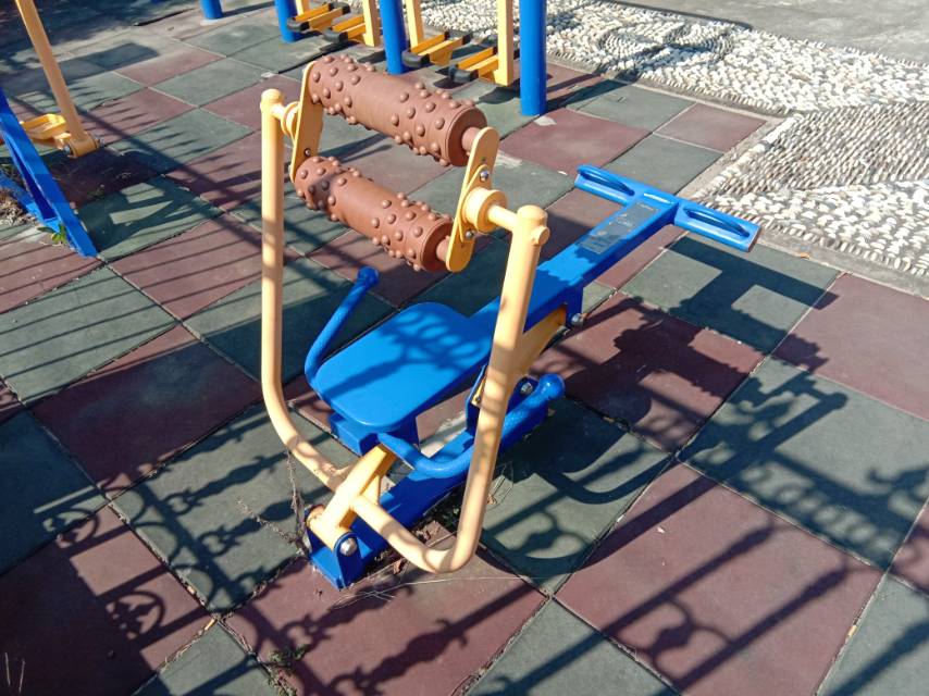 腹背屈伸訓練器