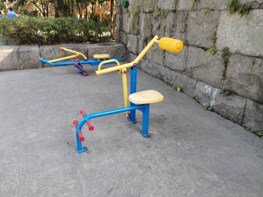 腹背鍛煉器