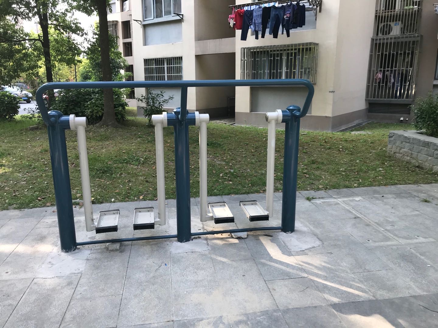 二位太空漫步機