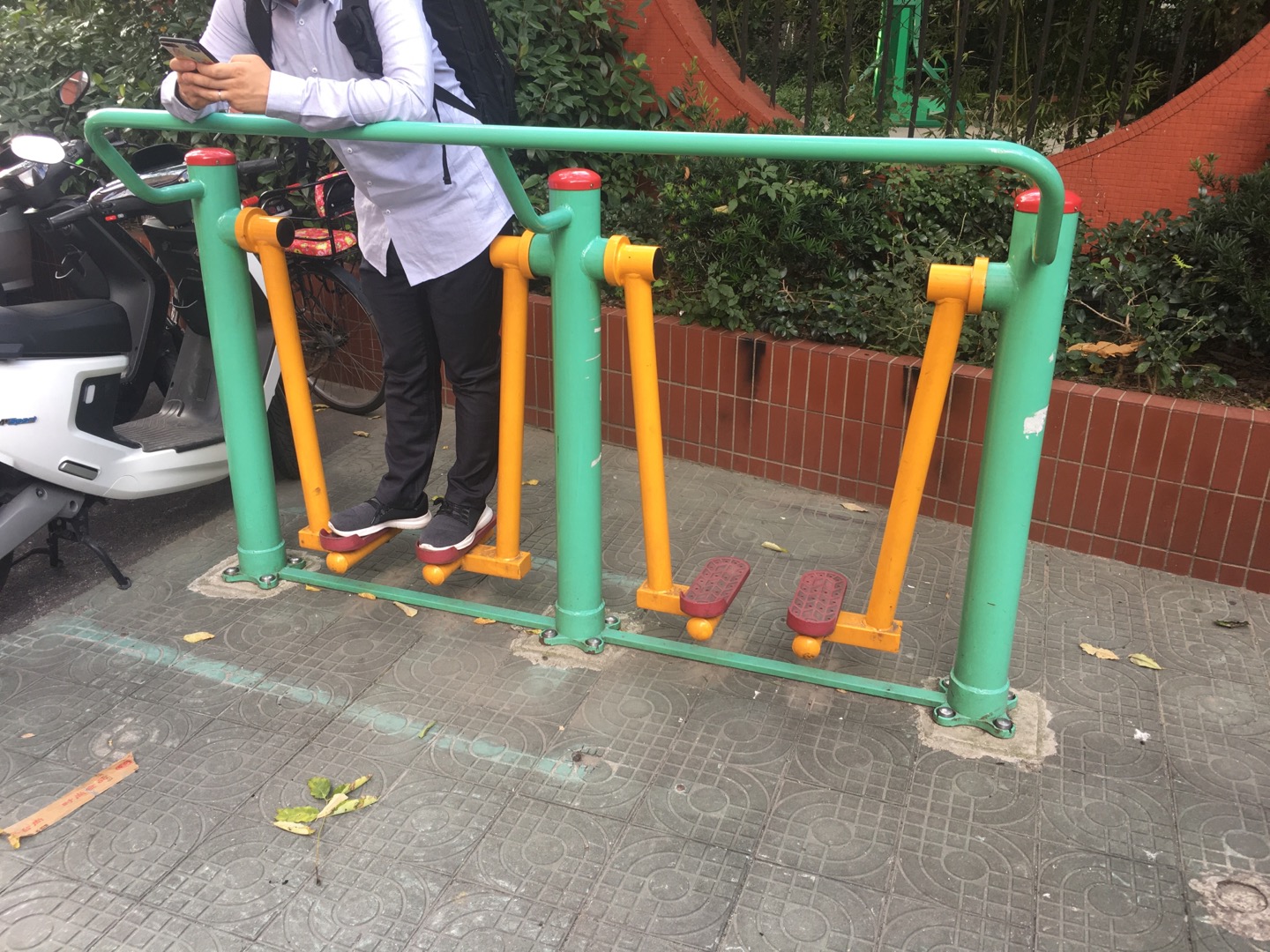 雙位太空漫步機