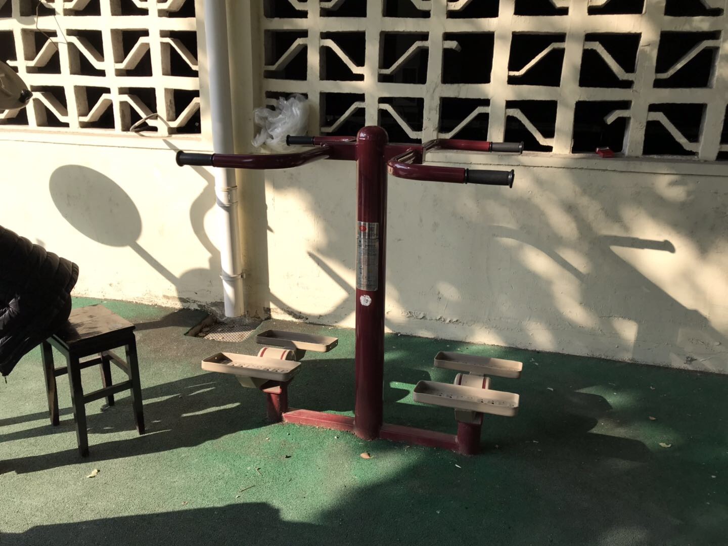 扭腰踏步機
