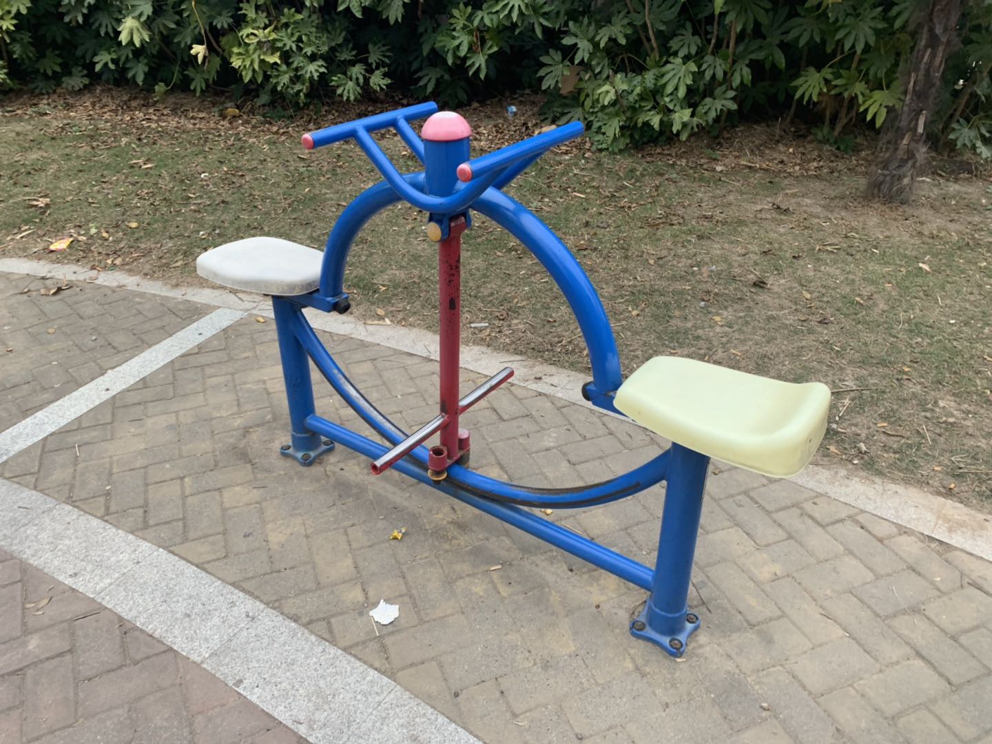 下肢鍛煉器