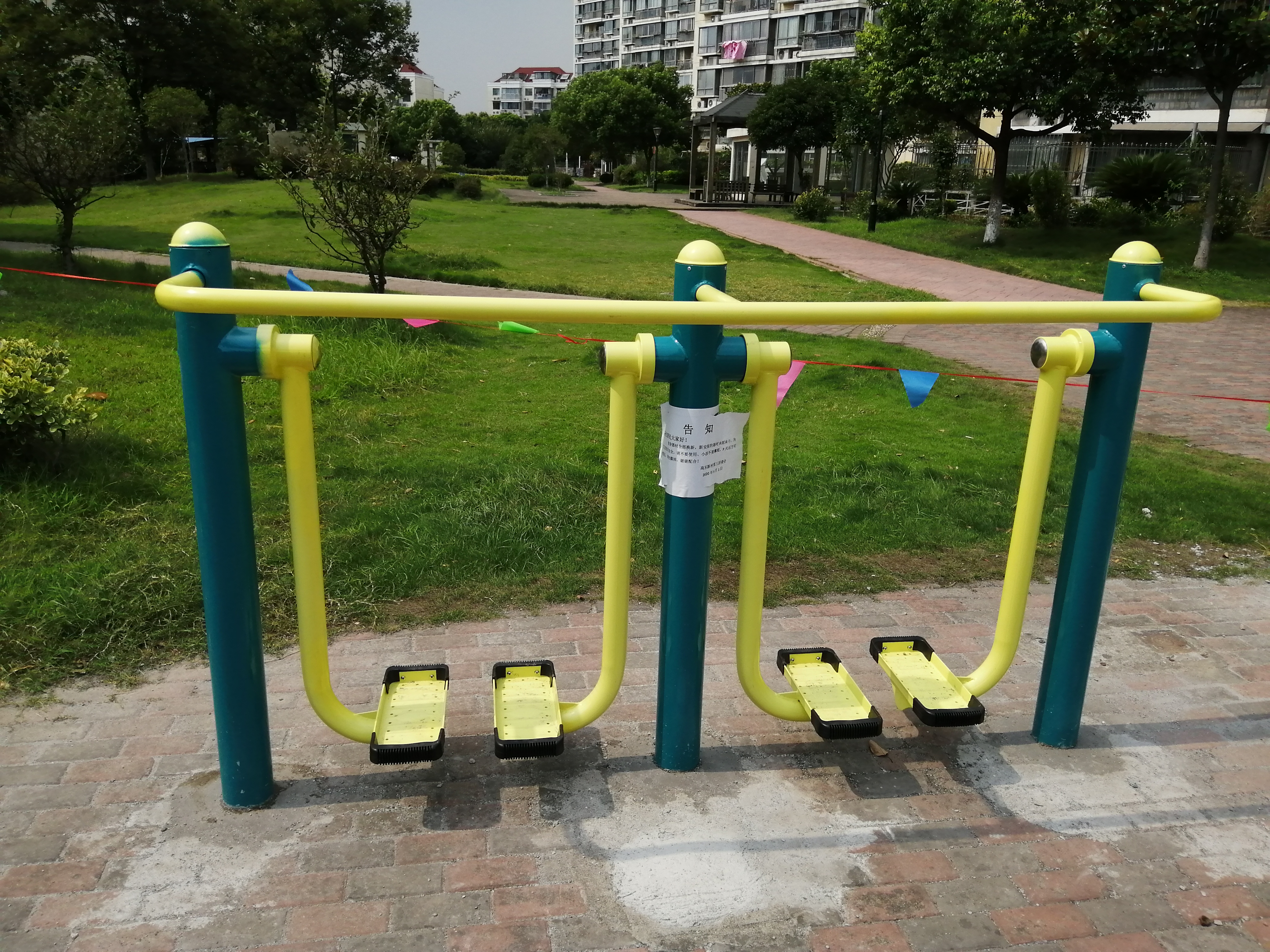 二位智能太空漫步機(jī)