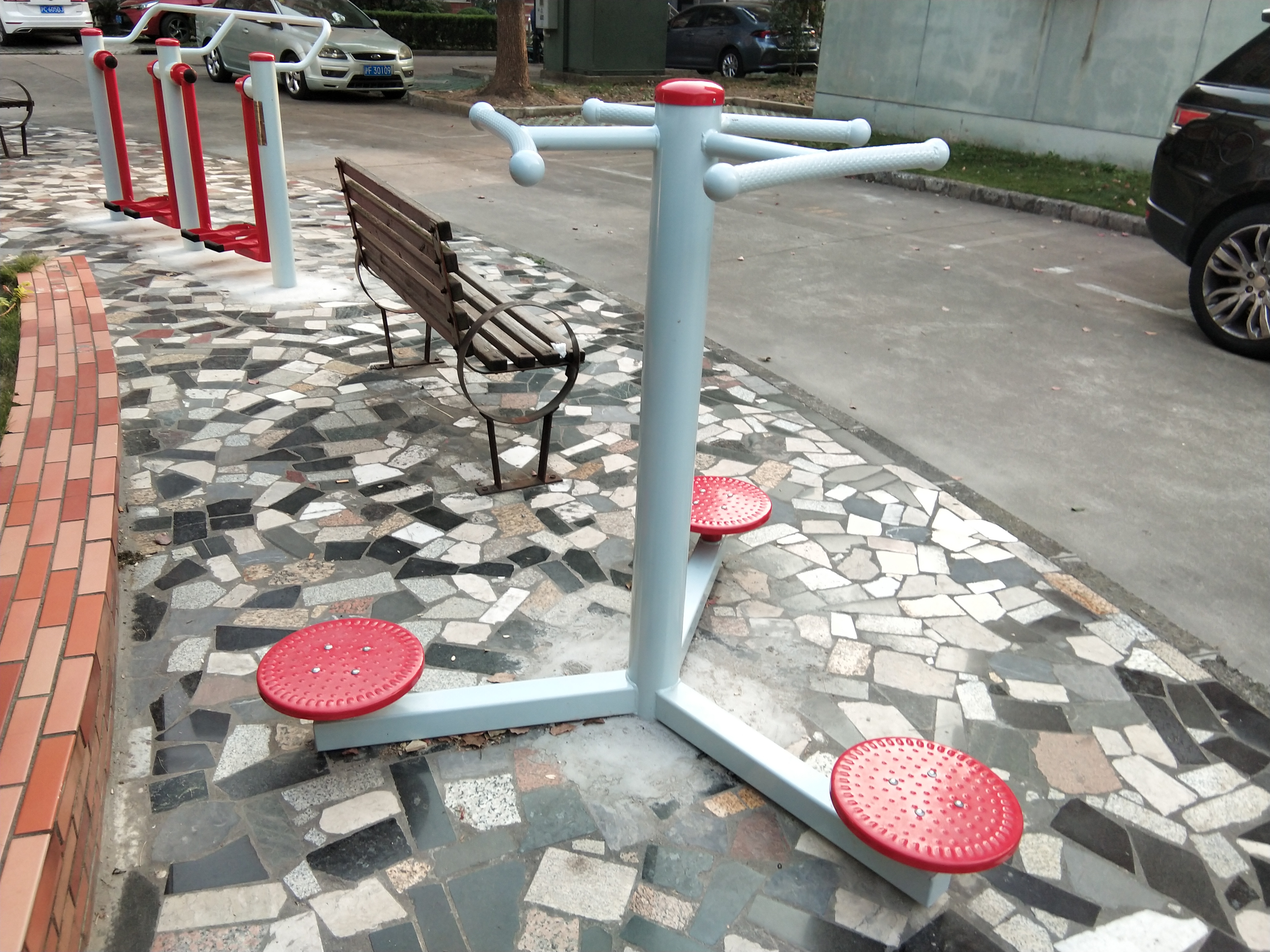 三位扭腰器