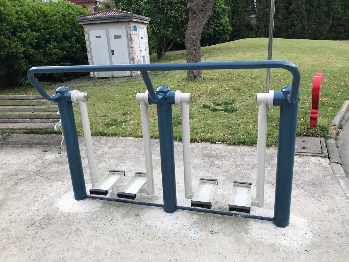二位太空漫步機