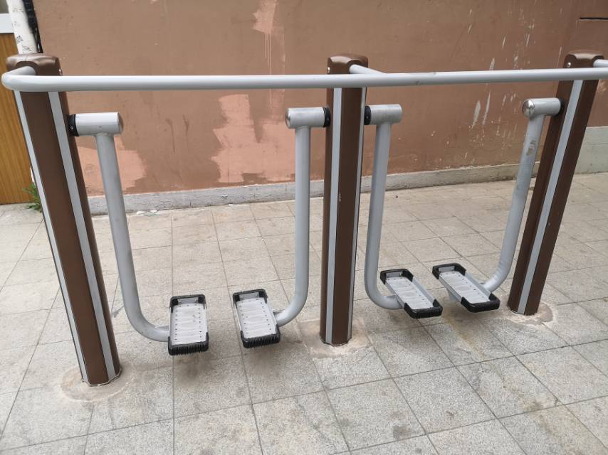 雙位太空漫步機