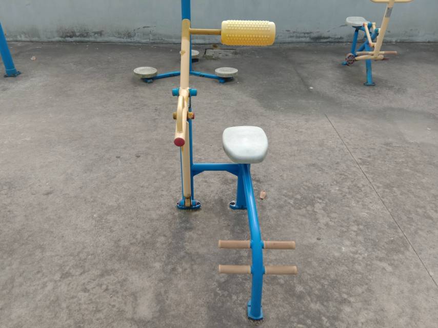 腹背鍛煉器