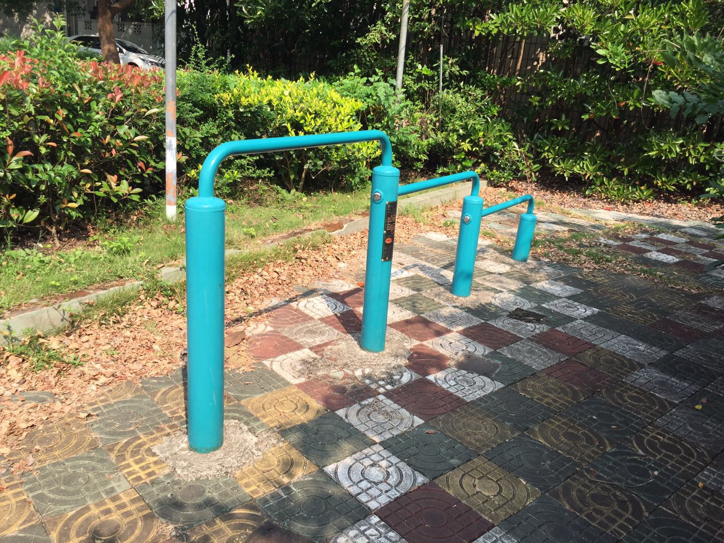 彈震壓腿器