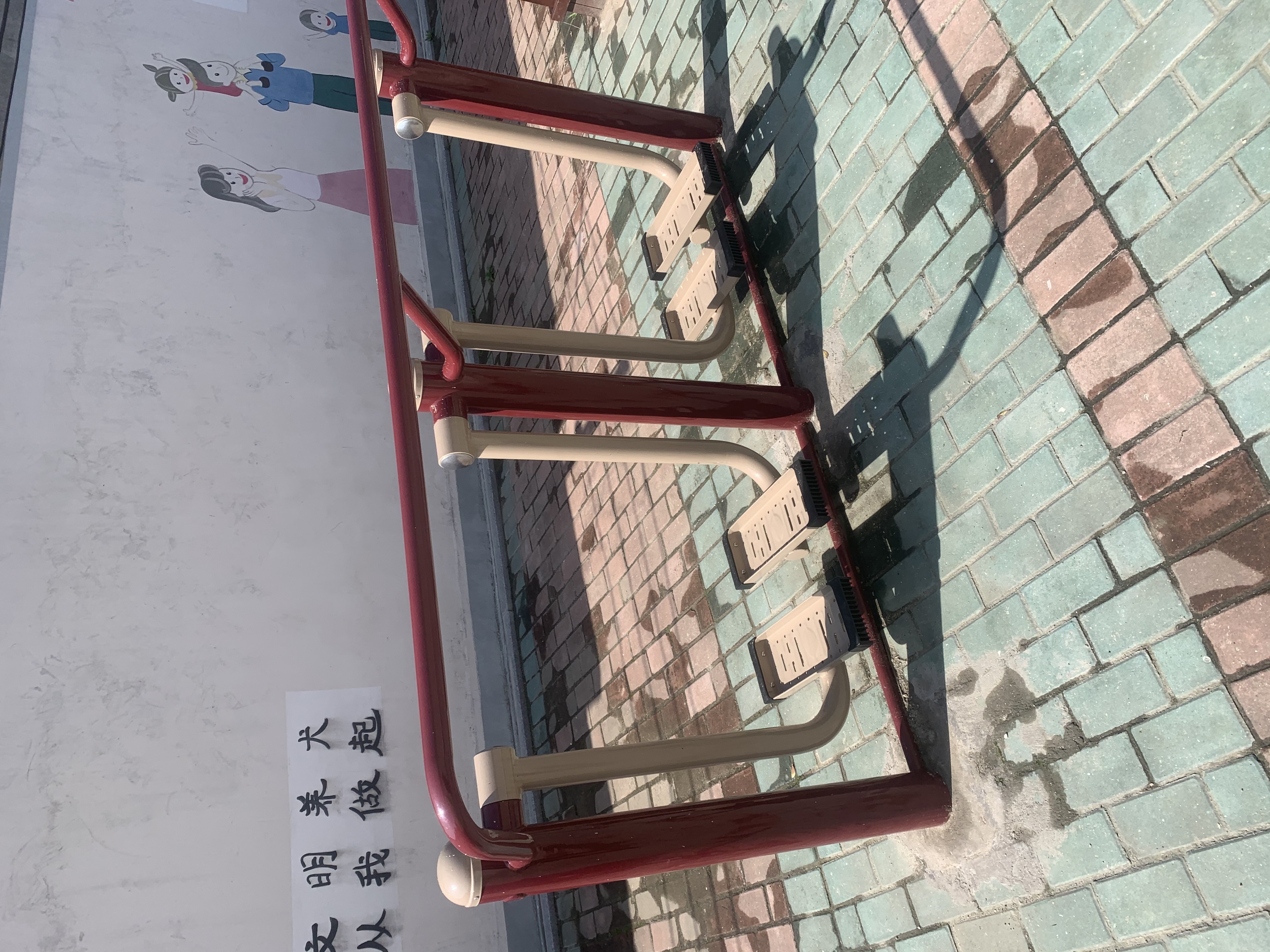 二位太空漫步機(jī)