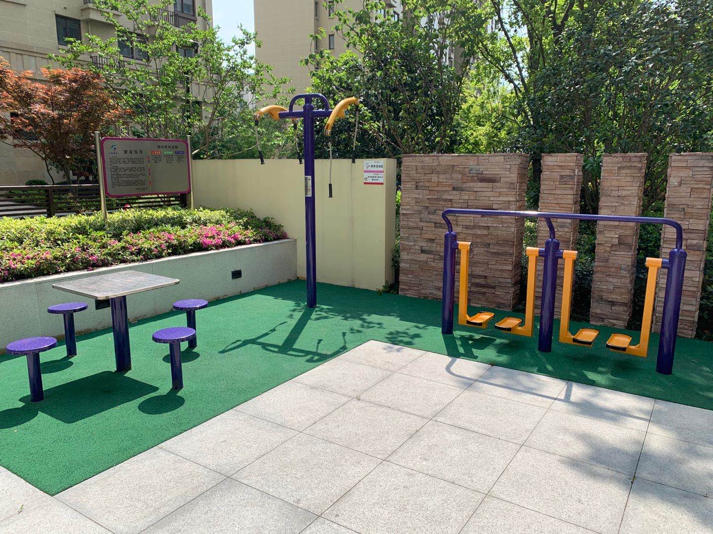 龍威社區(qū)景瑞城中公園健身點(diǎn)
