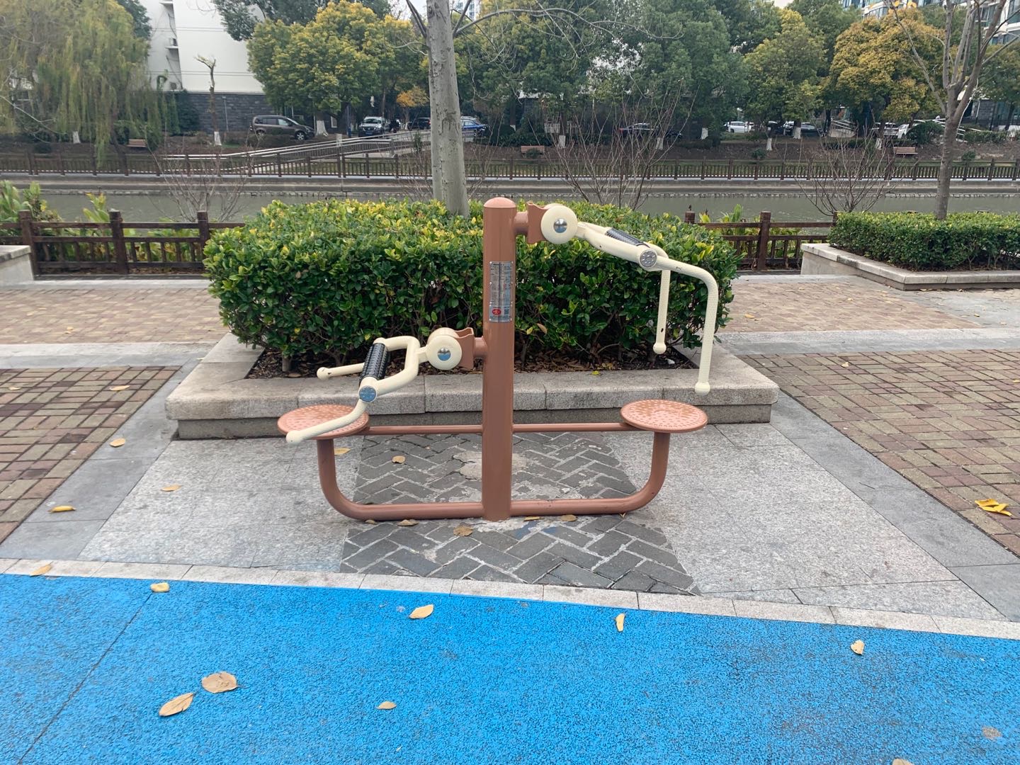 頸腰按摩器