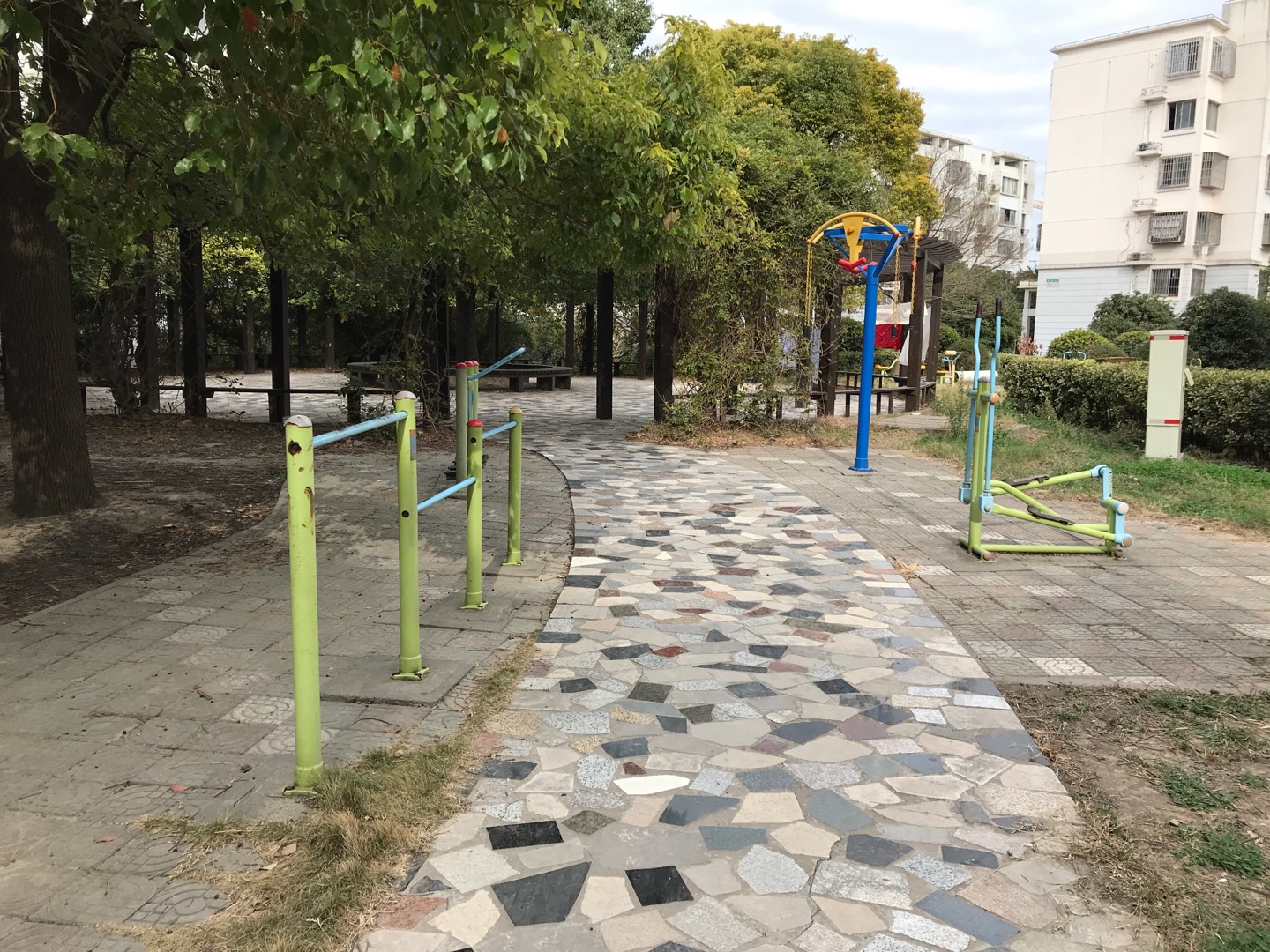 嶗山二村居委會健身點(diǎn)（一）