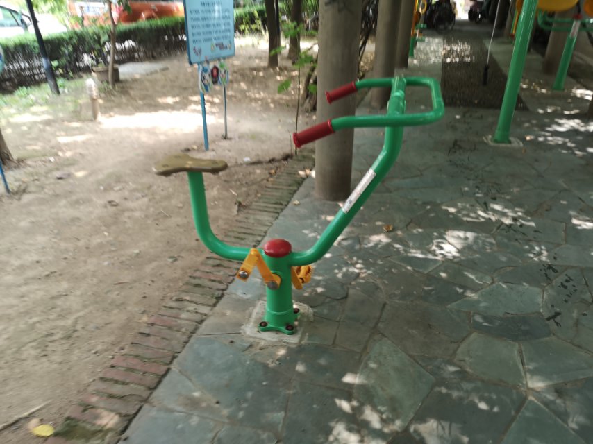 直立健身車