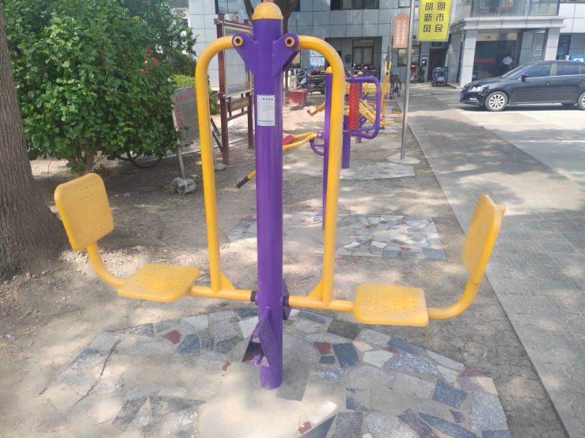 雙人坐蹬器