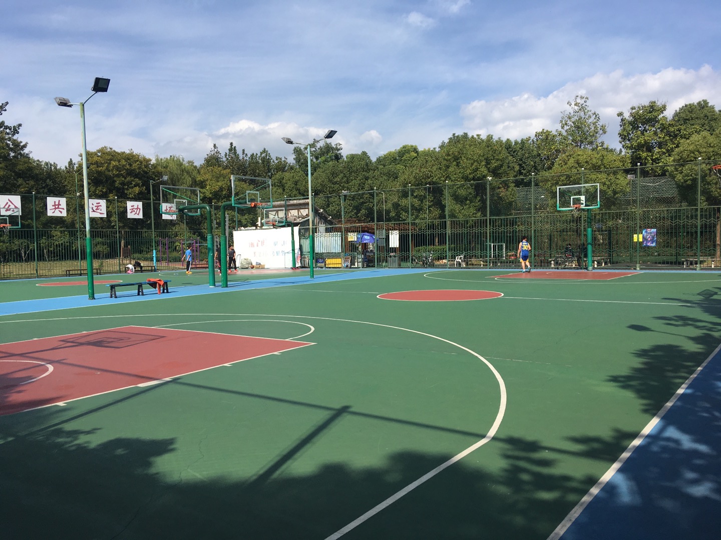 紅光體育市民籃球場(chǎng)2