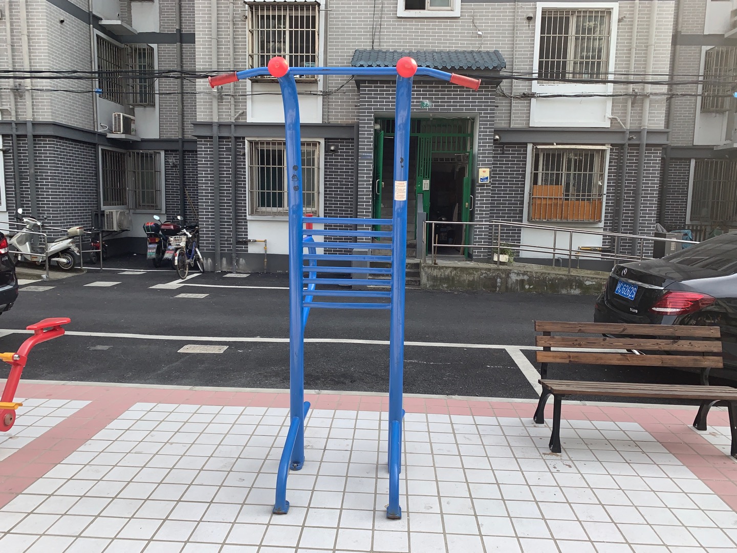 多功能訓練器