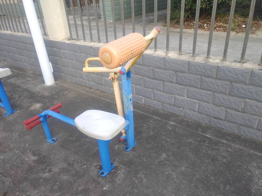 腹背鍛煉器
