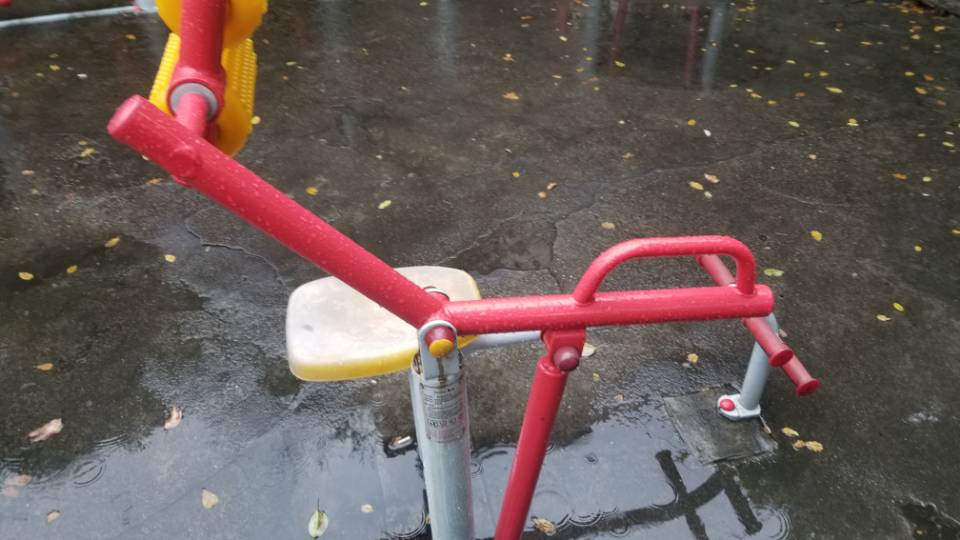 腹背鍛煉器