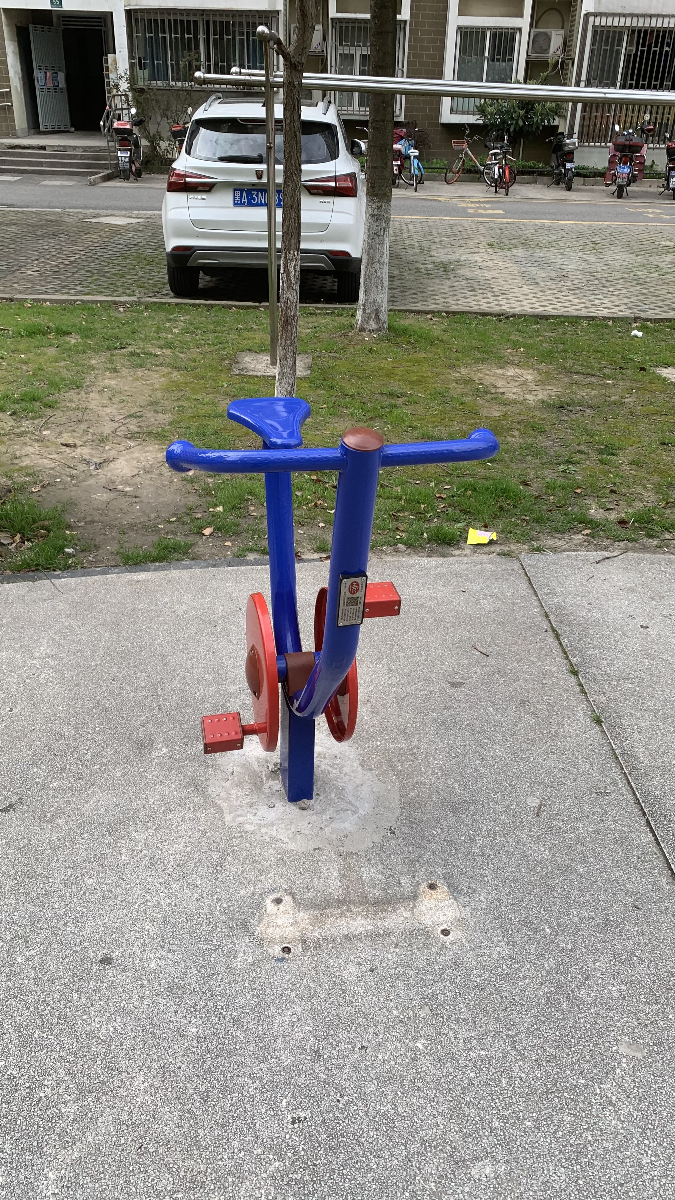 直立健身車