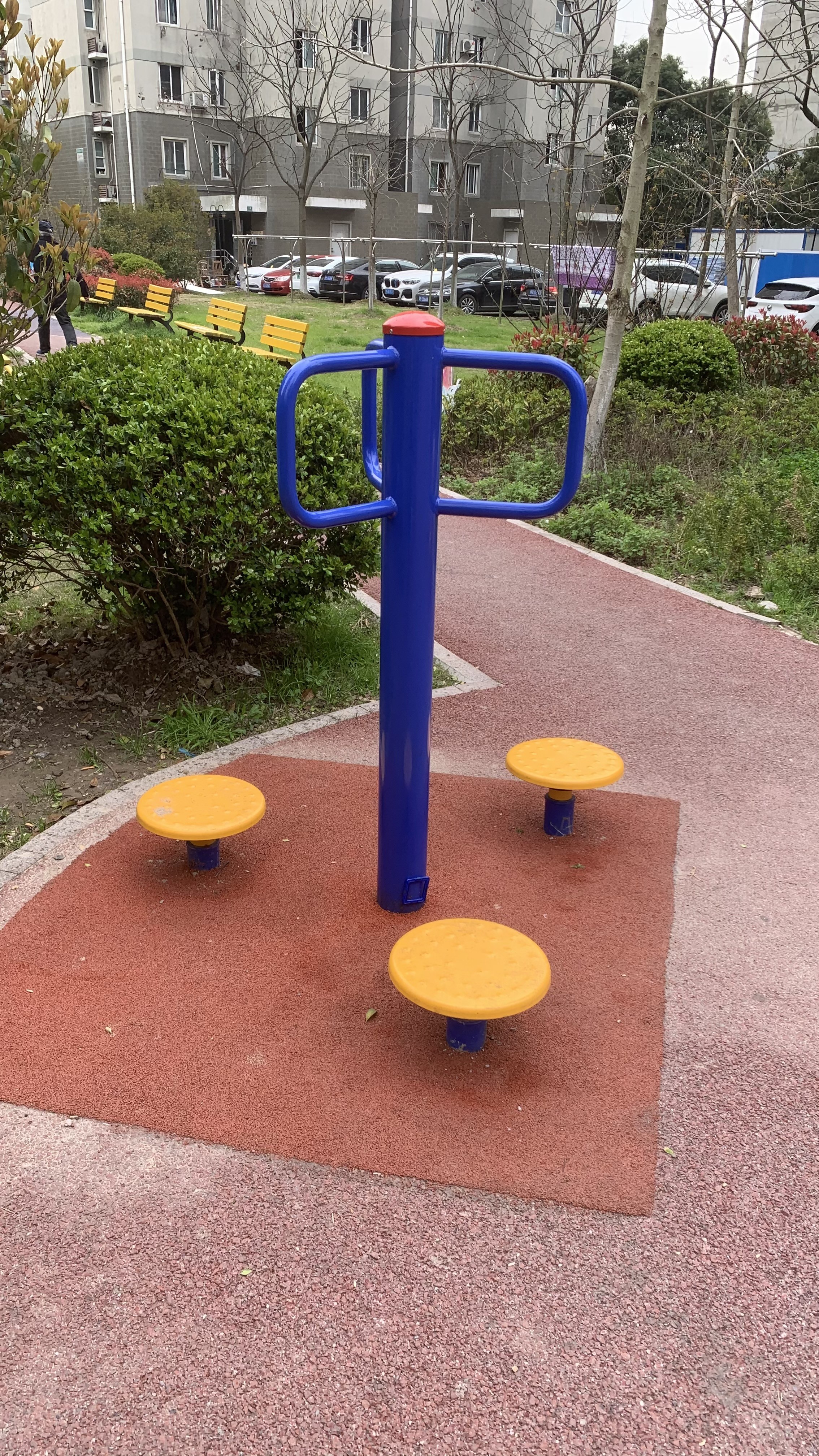 三位扭腰器