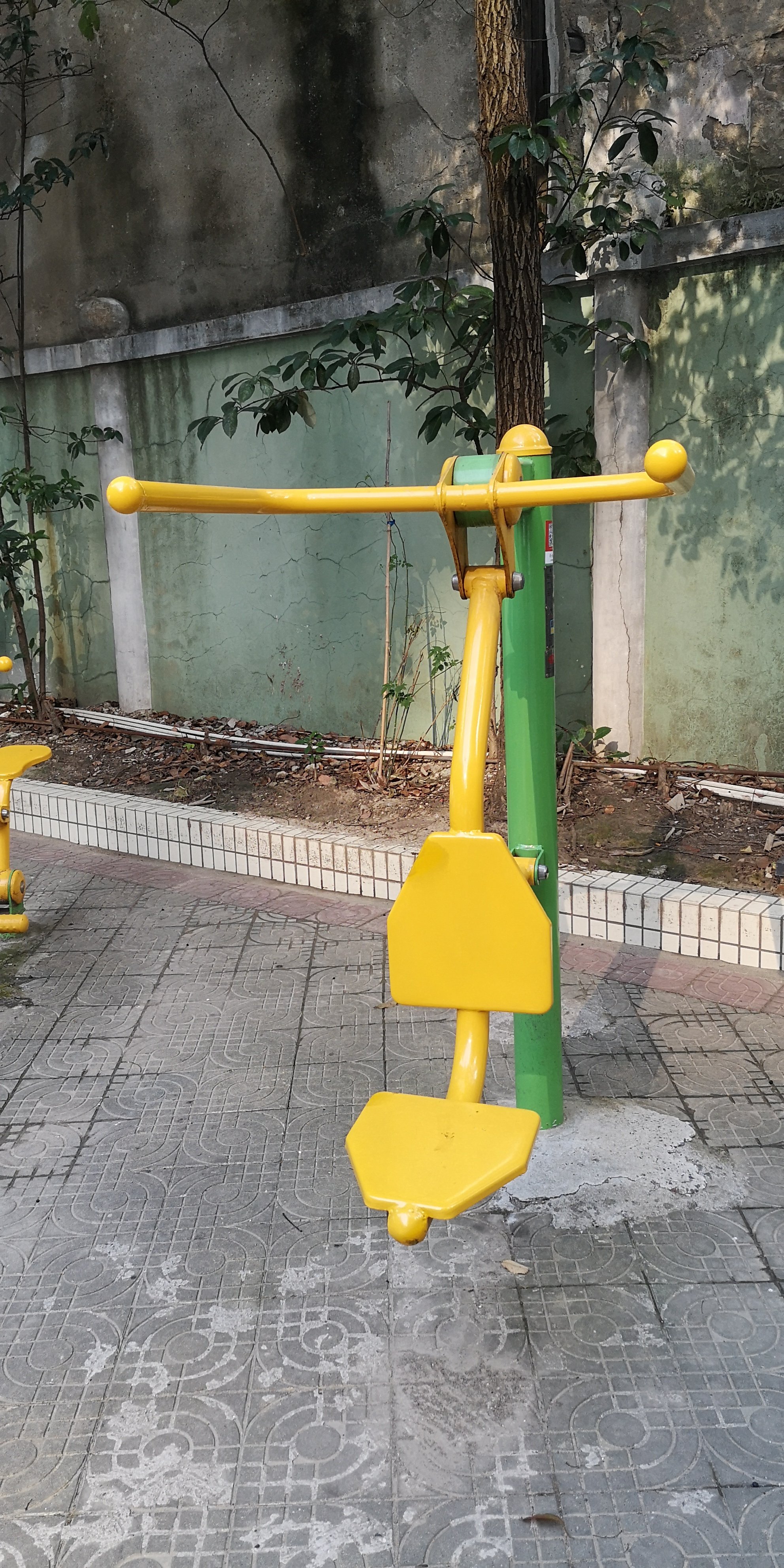 坐拉練習(xí)器