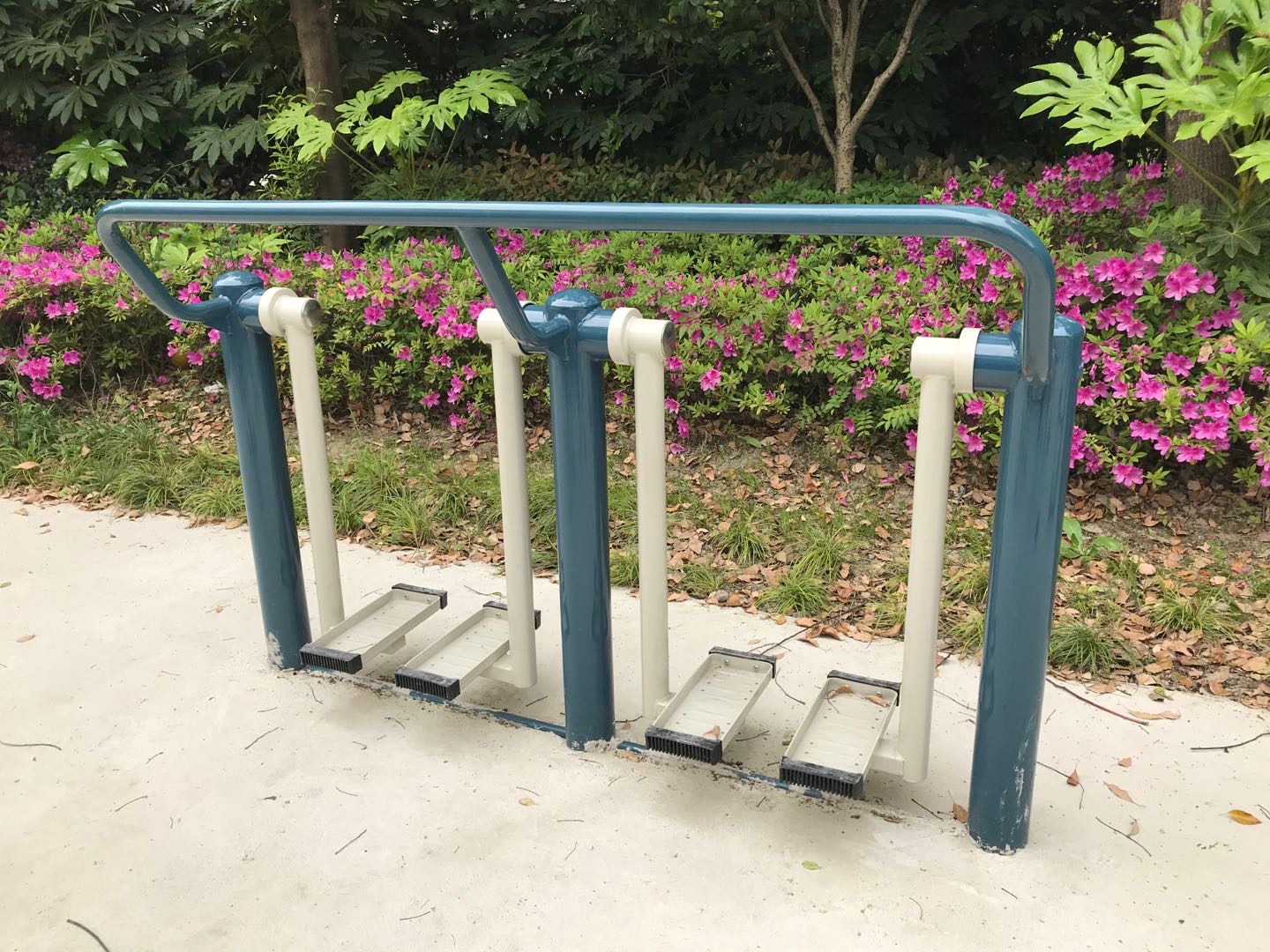 二位太空漫步機