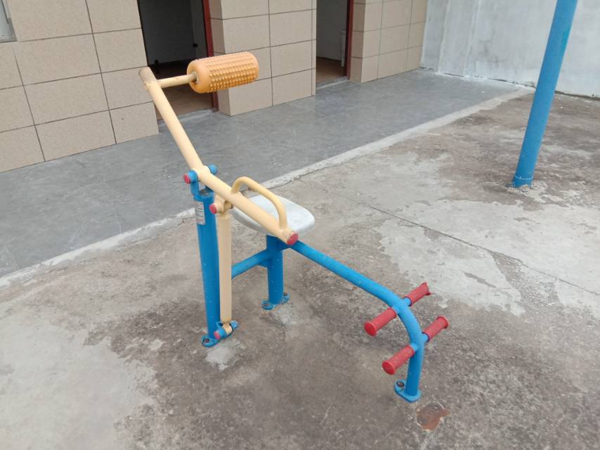 腹背鍛煉器
