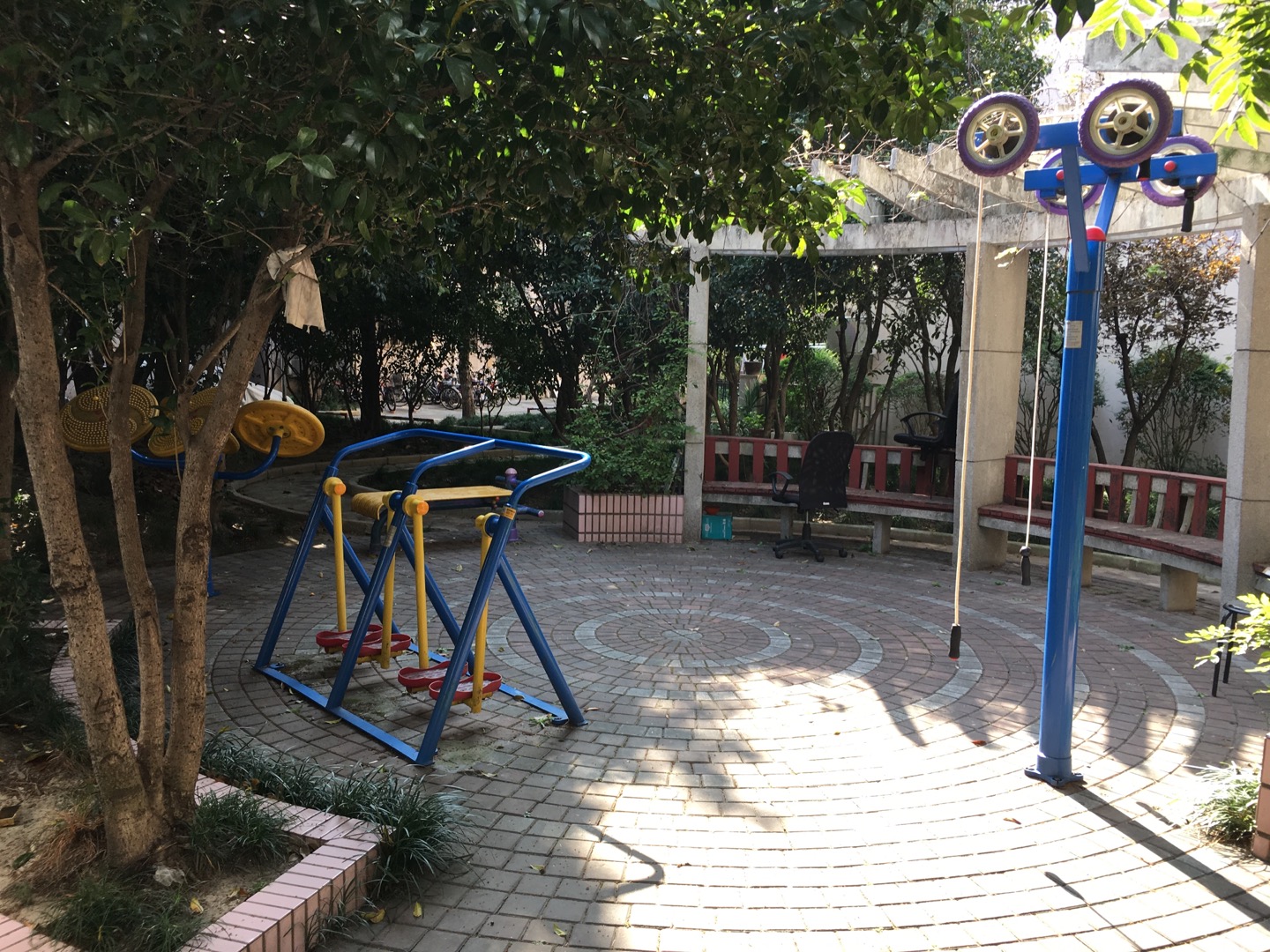 曹楊街道花溪苑第三健身點(diǎn)