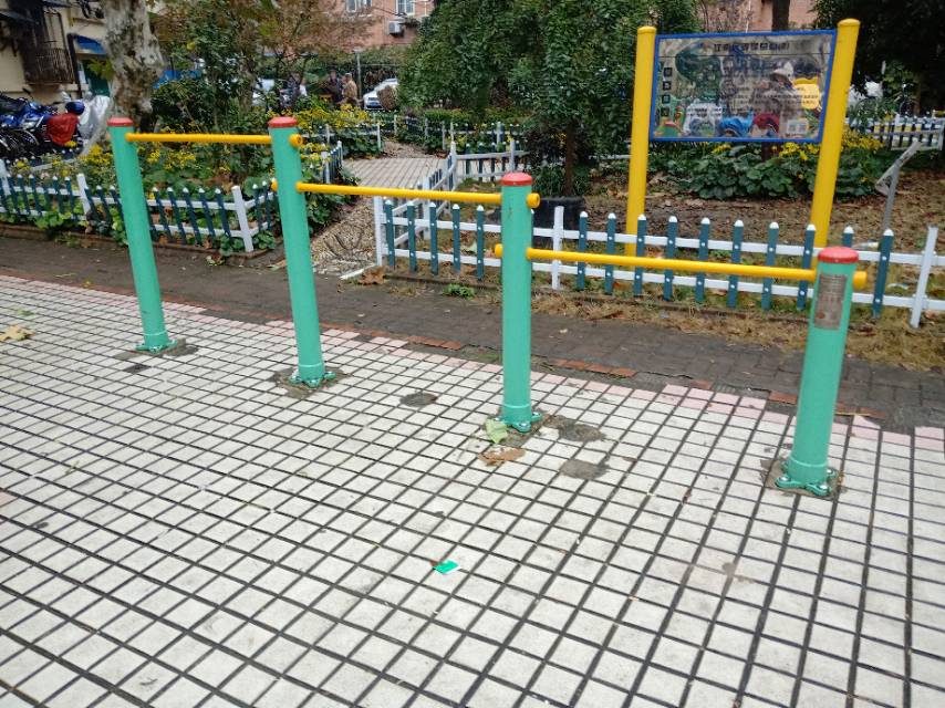 多聯(lián)壓腿架