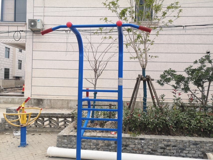 多功能訓練器