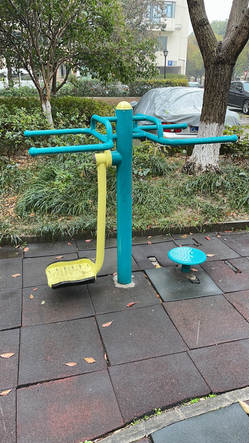 扭腰鐘擺器