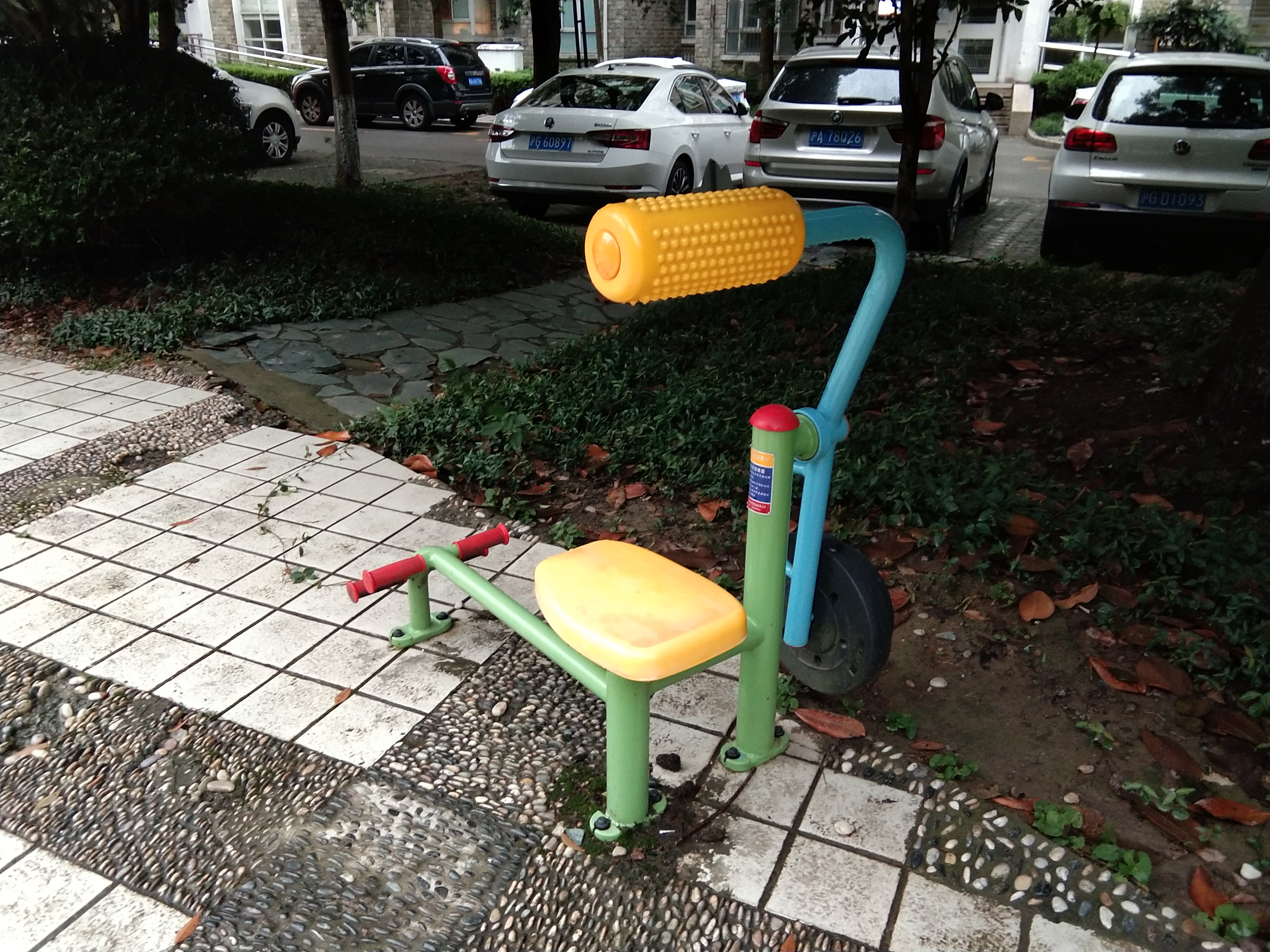 腹背鍛煉器