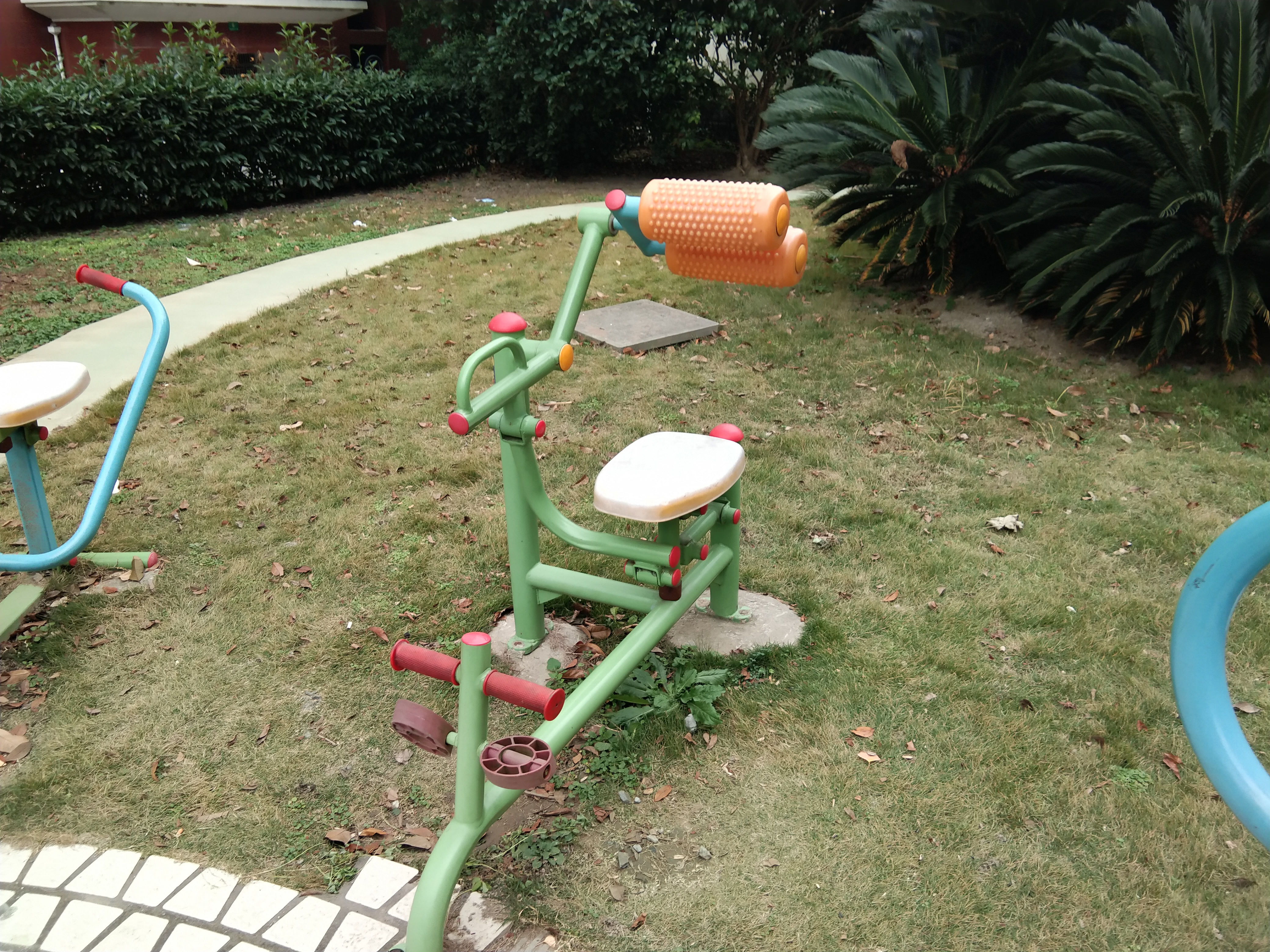 腹背鍛煉器