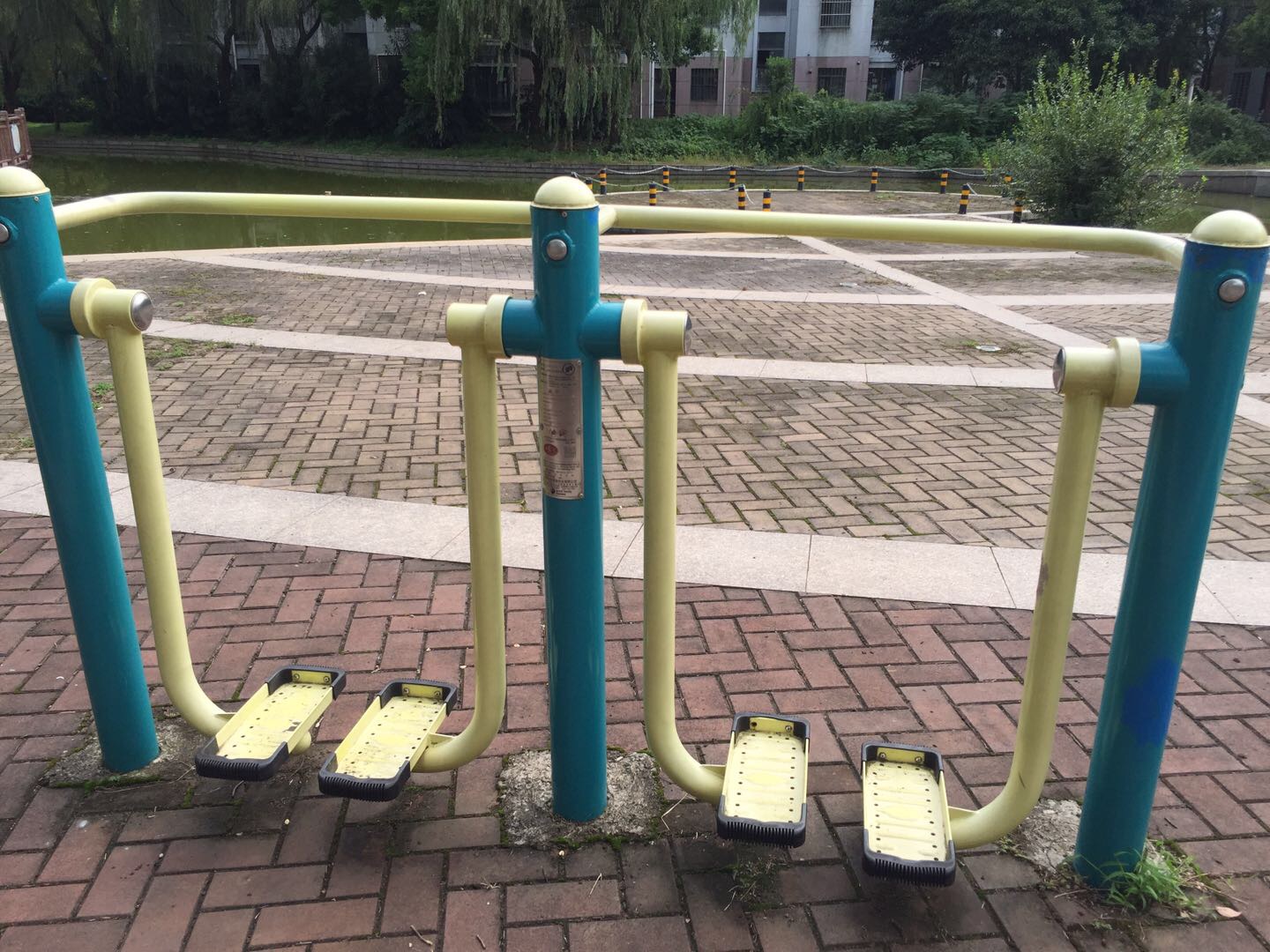雙位太空漫步機
