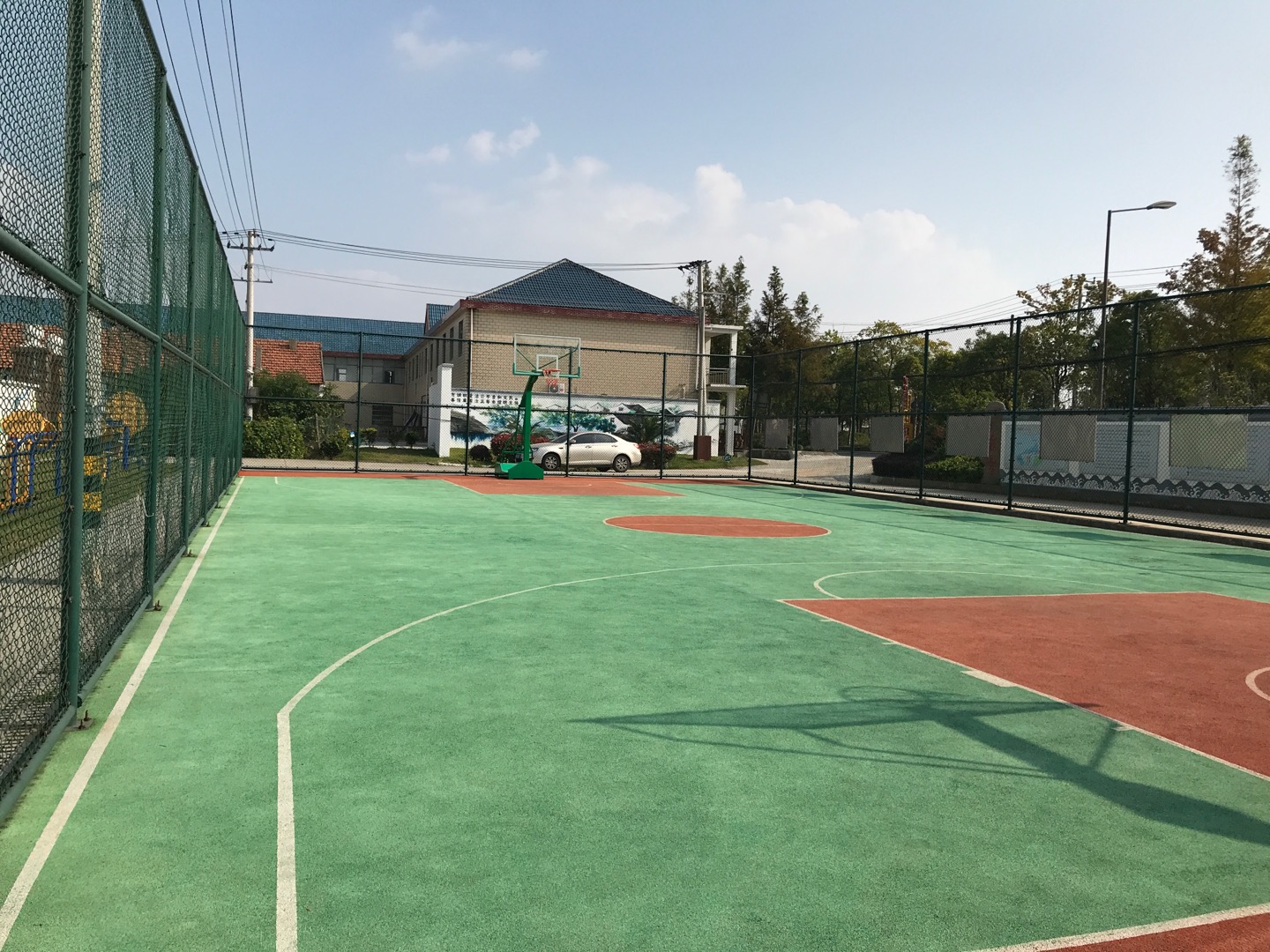 石沙村籃球場