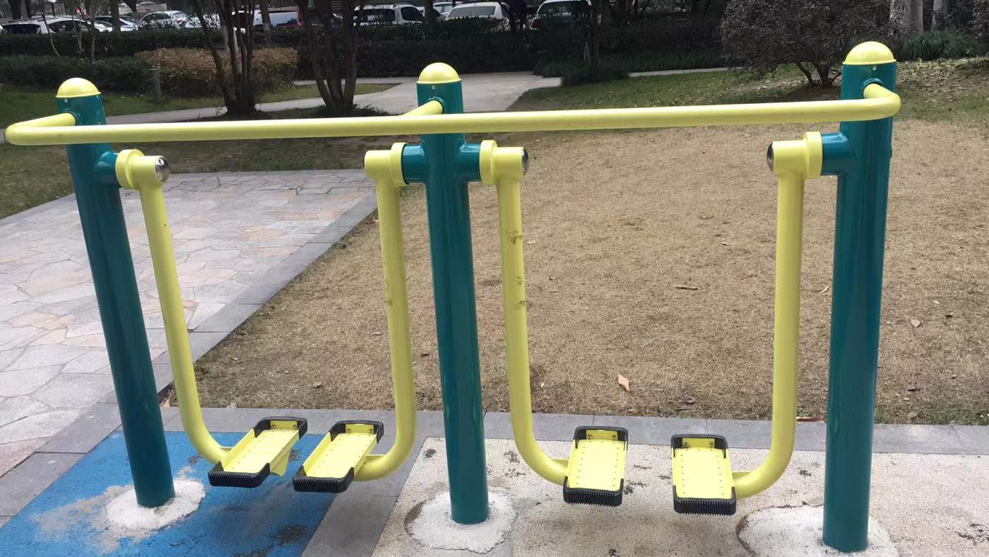 二位智能太空漫步機(jī)