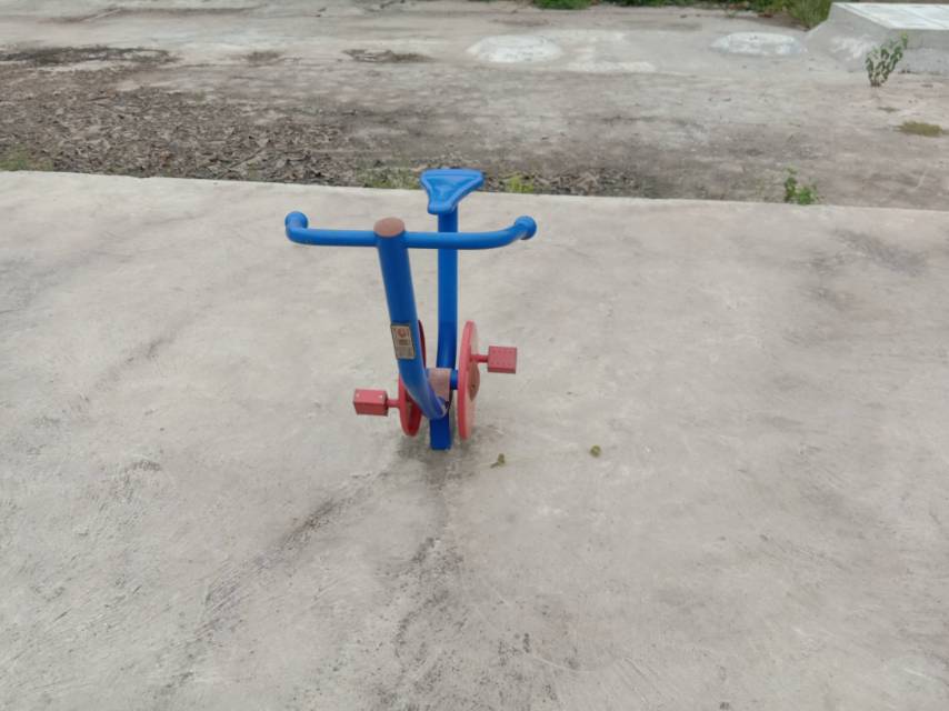 直立健身車