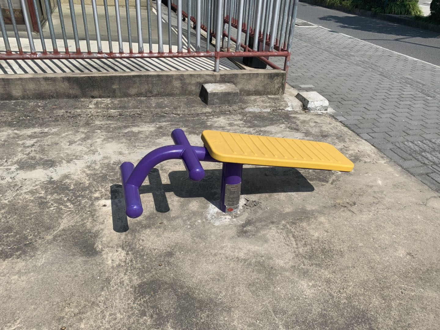 單人腹肌架