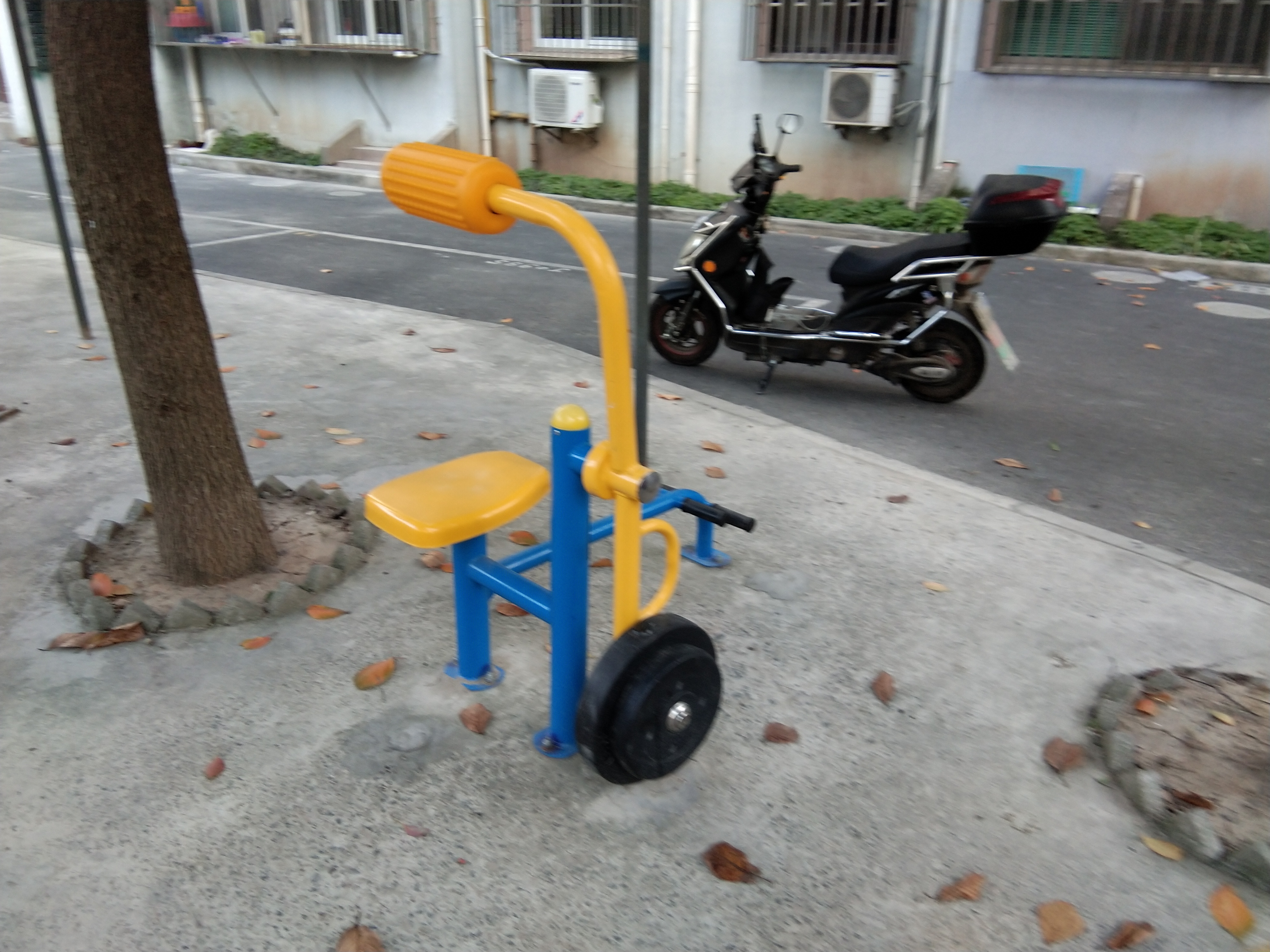 腹背鍛煉器