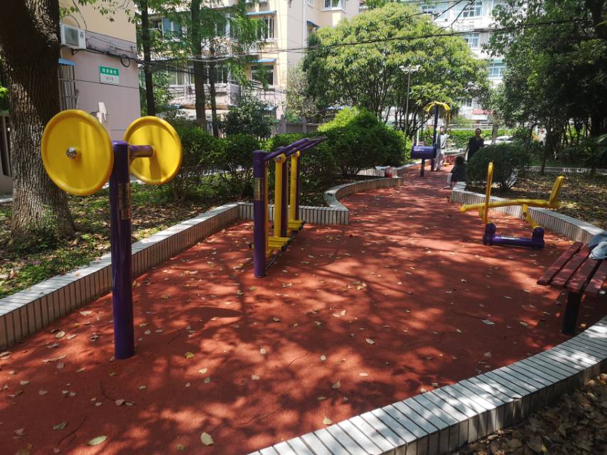同濟(jì)新村健身點