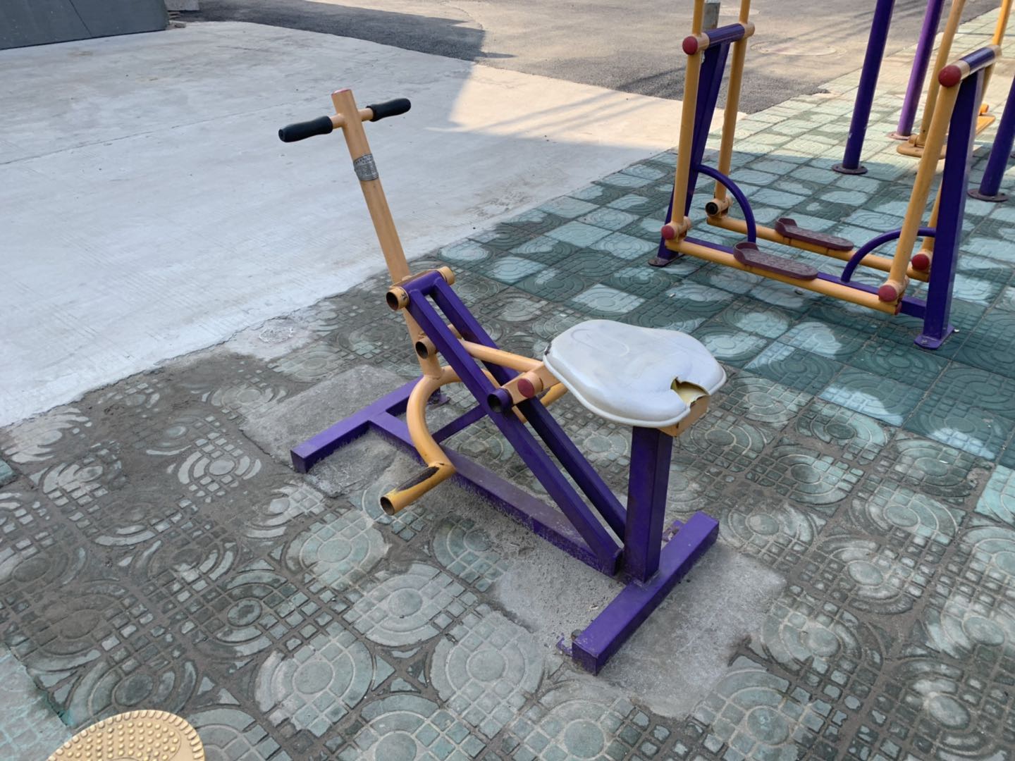 單人健騎機