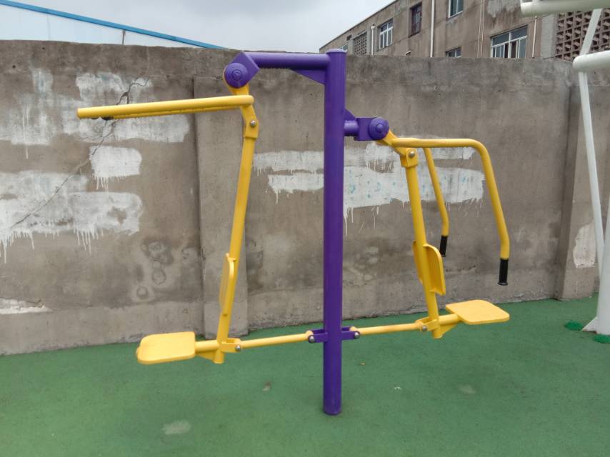 坐推坐拉器