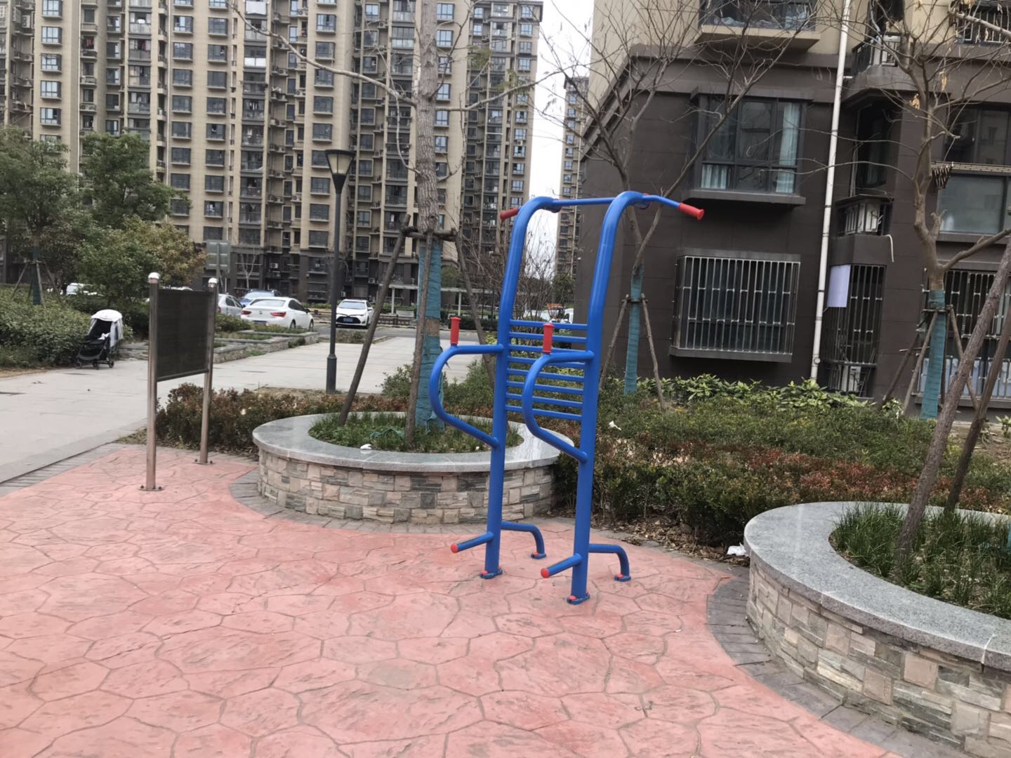 多功能訓練器