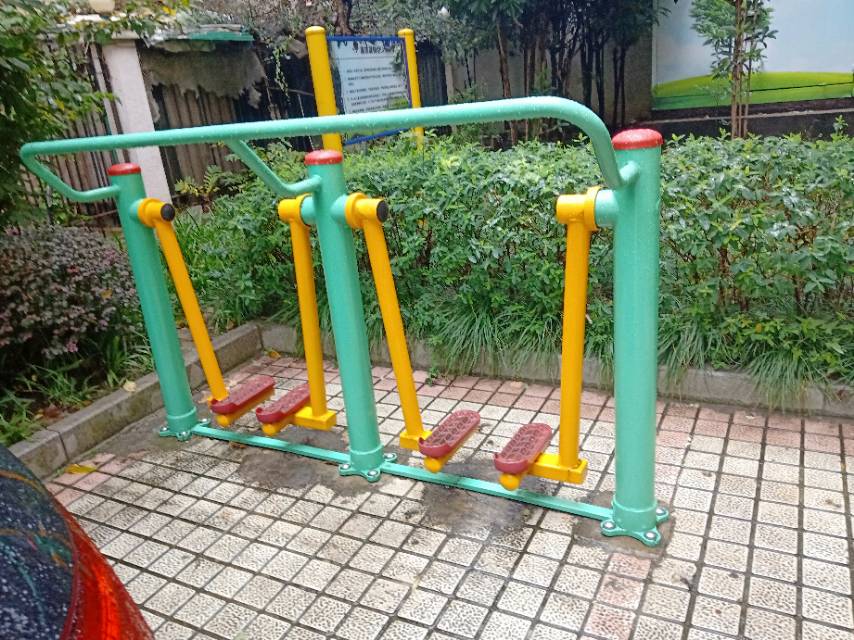 兩聯(lián)漫步機(jī)