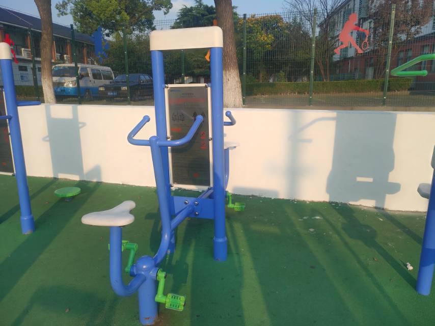 雙立柱健身車(chē)