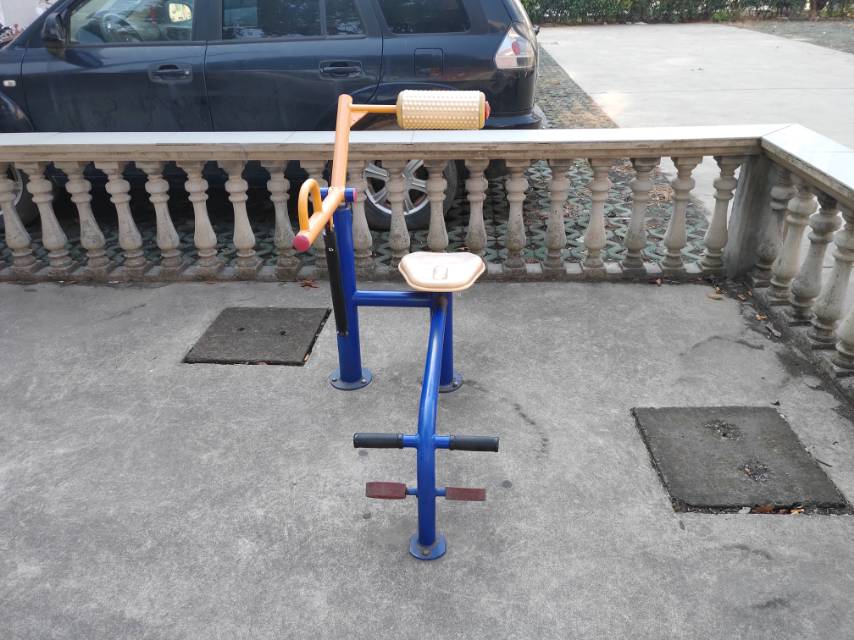 腹背鍛煉器
