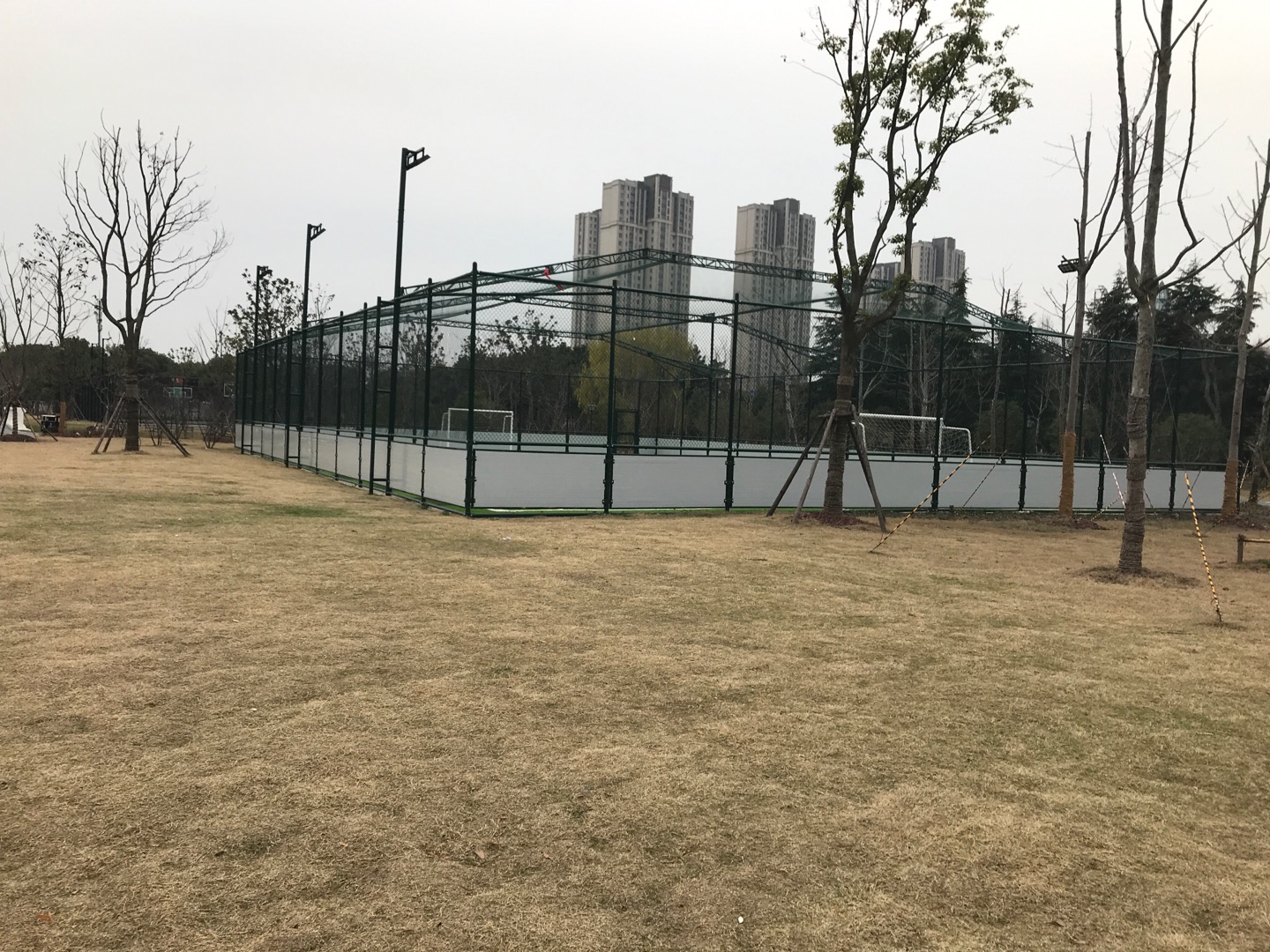 方松街道嘉松南路市民球場