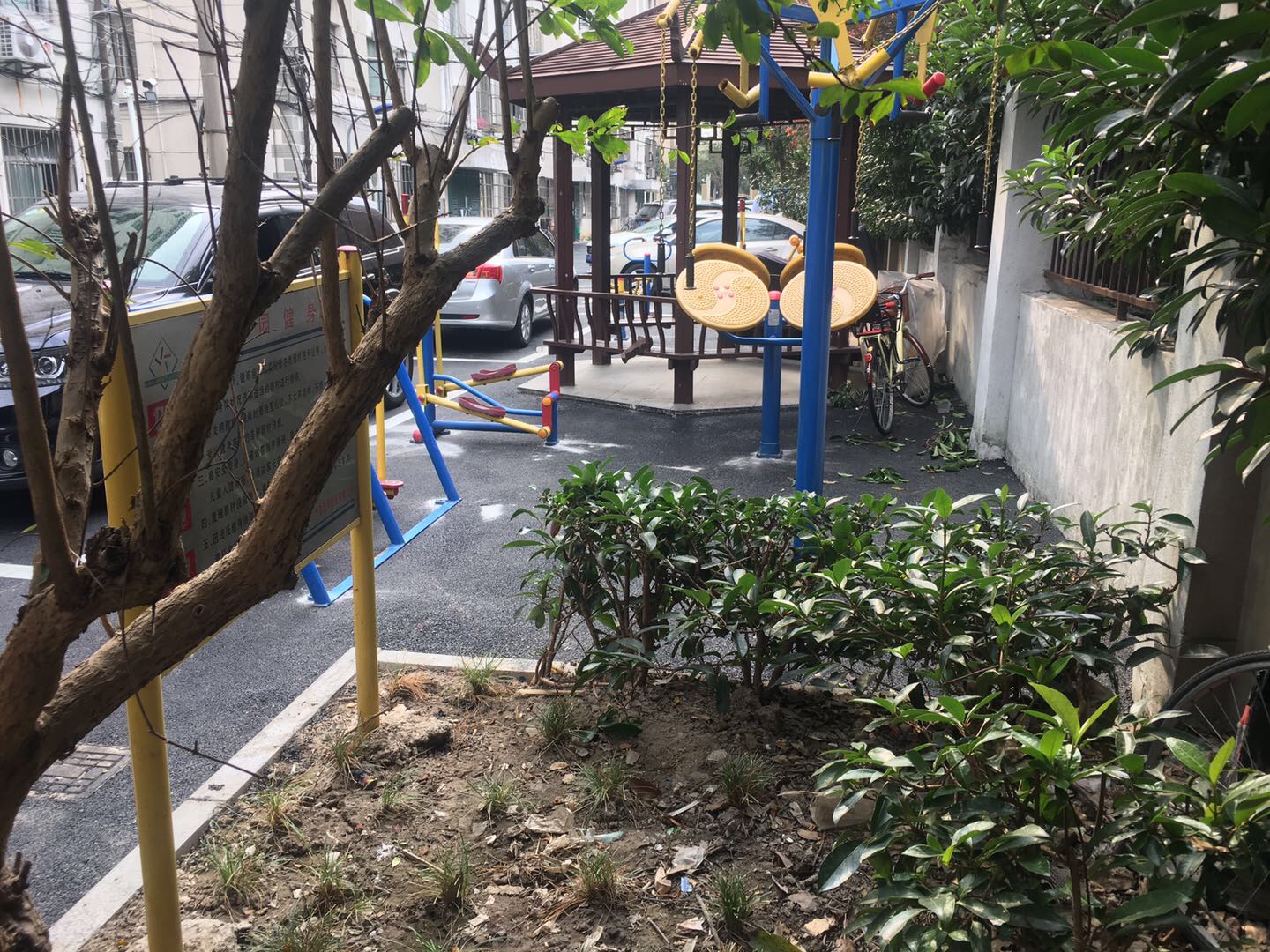蝶戀園小區(qū)健身點
